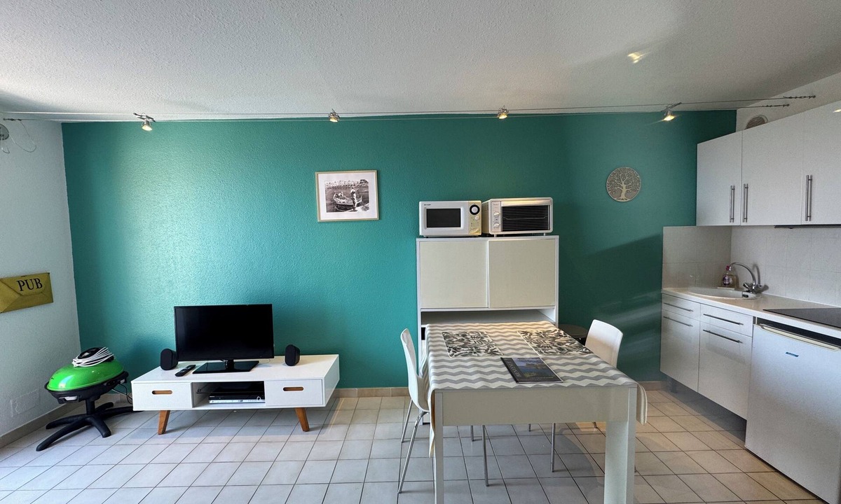 Banyuls-sur-Mer Apartment | 5min walk from the beach, private parking space, furnished for tourism *.