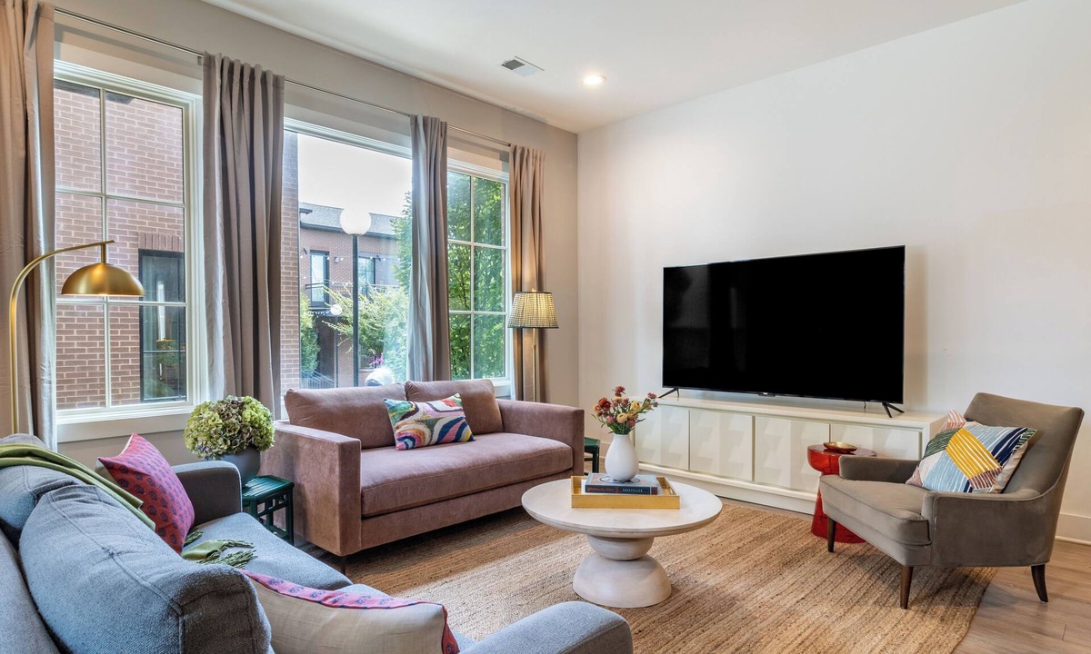 Germantown Apartment | 5mins to DT, WFH-Friendly | 4BR Suite at Magnolia