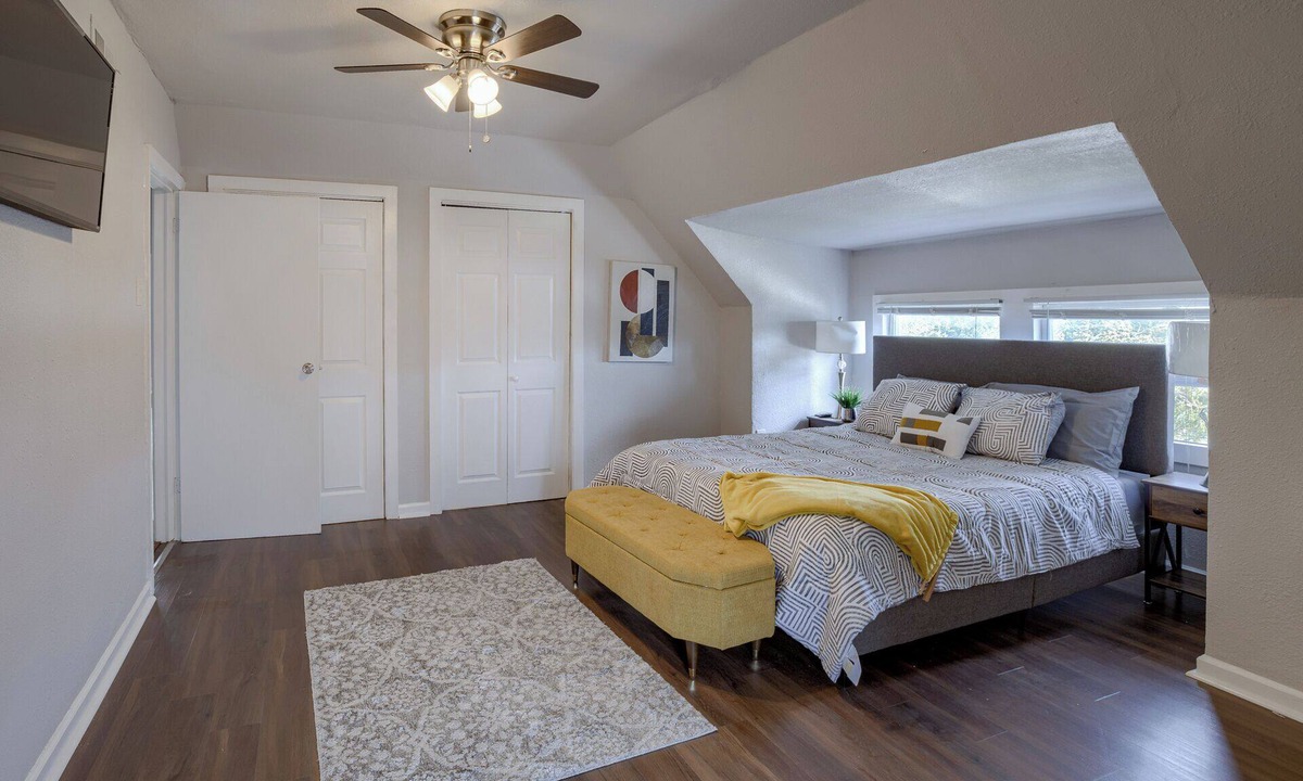 Hanover Place Apartment | 5minsTo KU Med Free Wi-Fi Pet Friendly W&Dn