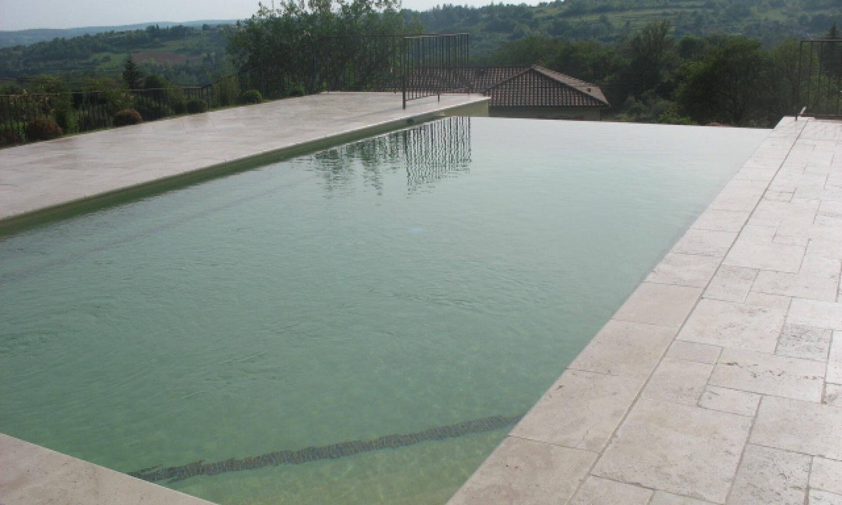 Planioles Villa | 5mn from FIGEAC 2 character houses sleeping 12 with swimming pool and AIR CONDITIONING