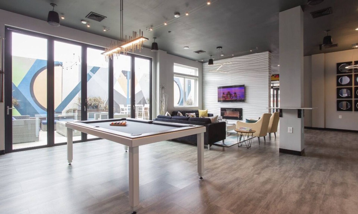 Passyunk Square Apartment | 5th Avenue Vibes