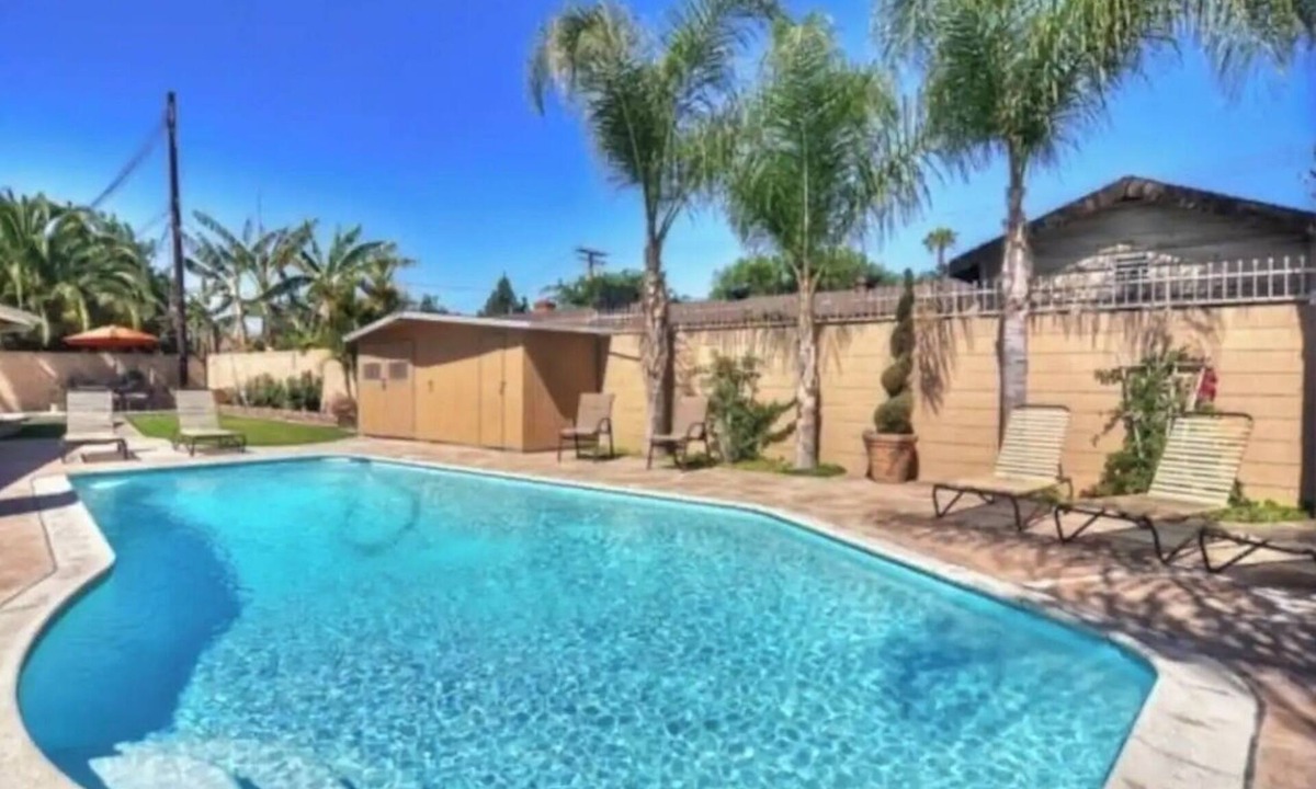 Anaheim Resort House | 6,500/Month–Corporate Housing, Insurance Claims, Relocation, Pets Welcome. May 8