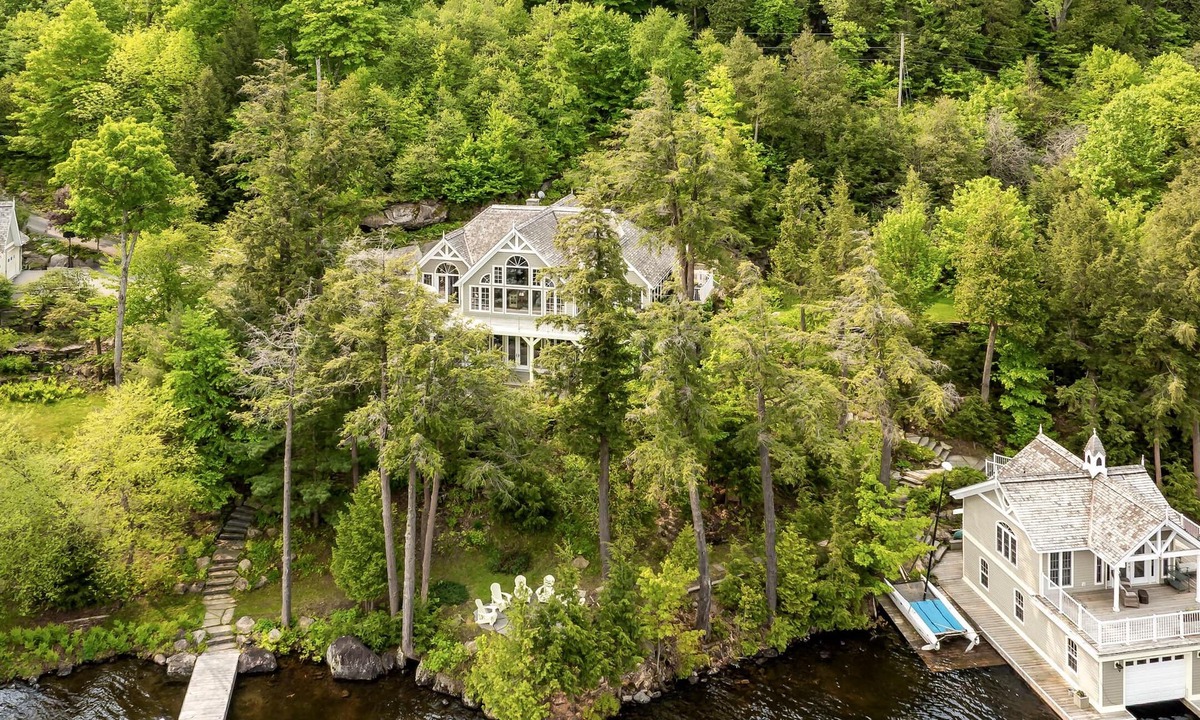 Seguin Cottage | 6 bed 5 bath cottage on Lake Rosseau