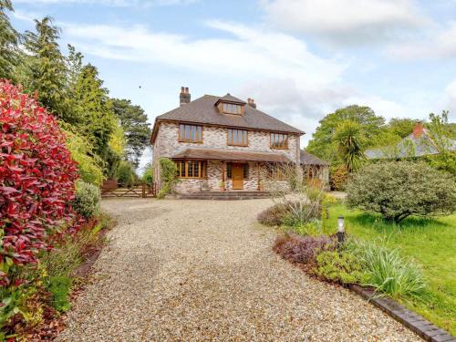 Raymonds Hill House | 6 Bed in Axminster oc-80470