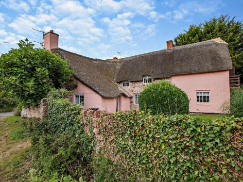 Fiddington House | 6 Bed in Woolston 95371