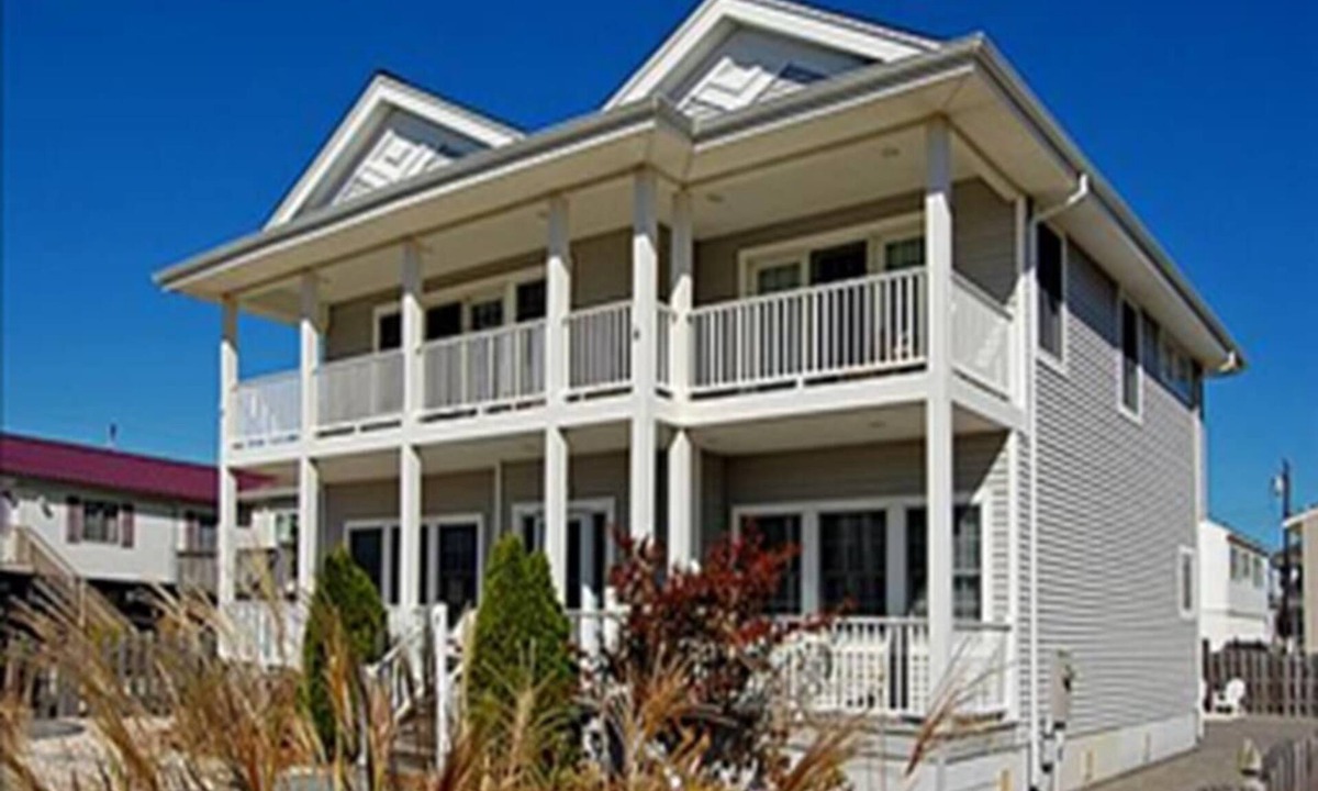 Beach Haven Gardens House | 6 bedroom accommodation in Beach Haven Gardens