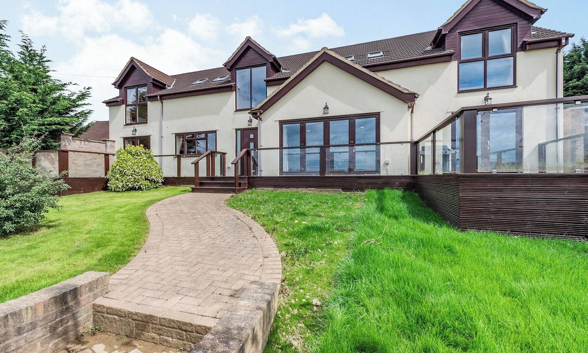 Cinderford Cottage | 6 bedroom accommodation in Cinderford