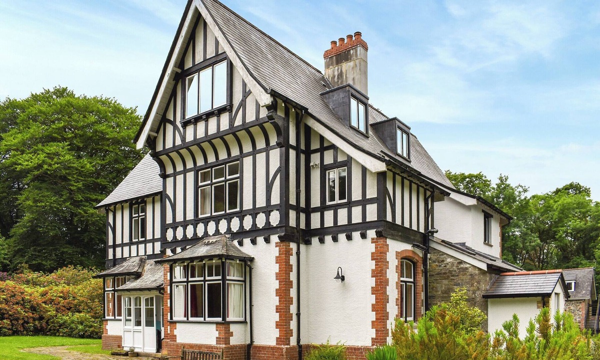 Lydford Cottage | 6 bedroom accommodation in Okehampton
