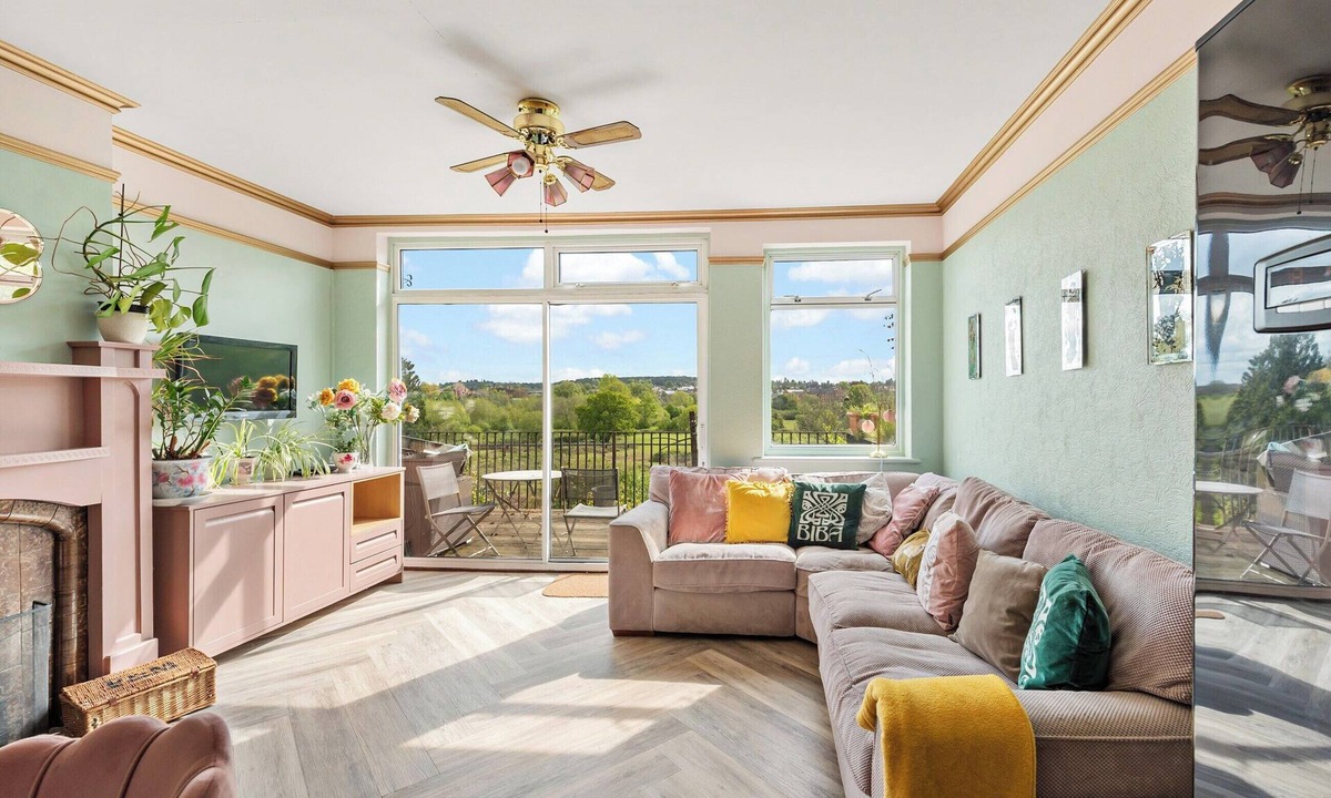 Worcester Cottage | 6 bedroom accommodation in Worcester