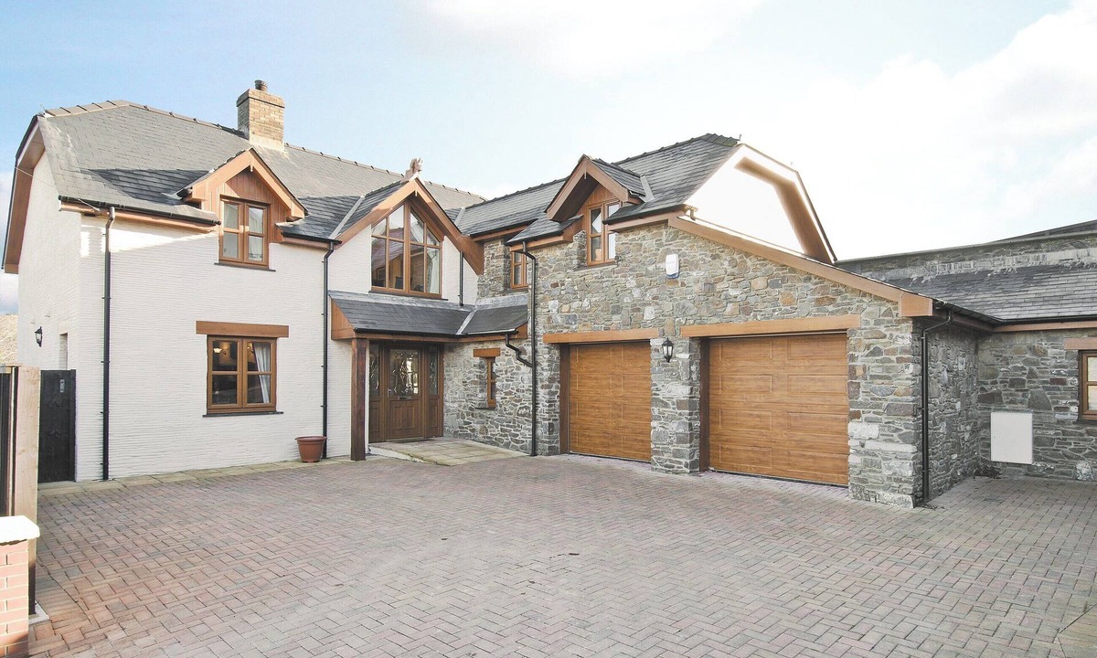 Aberaeron Cottage | 6 bedroom accommodation in Aberaeron