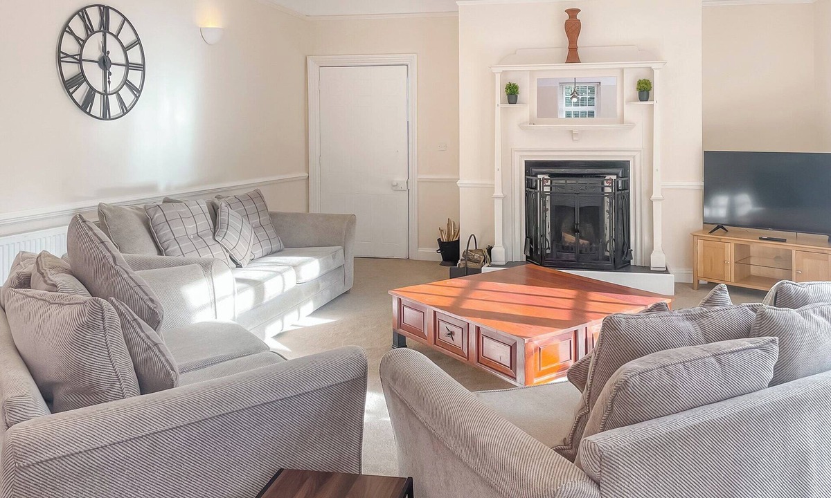 Haveringland Cottage | 6 bedroom accommodation in Cawston