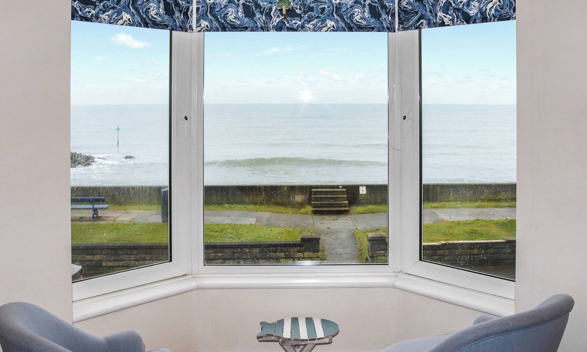 Borth Cottage | 6 bedroom accommodation in Borth