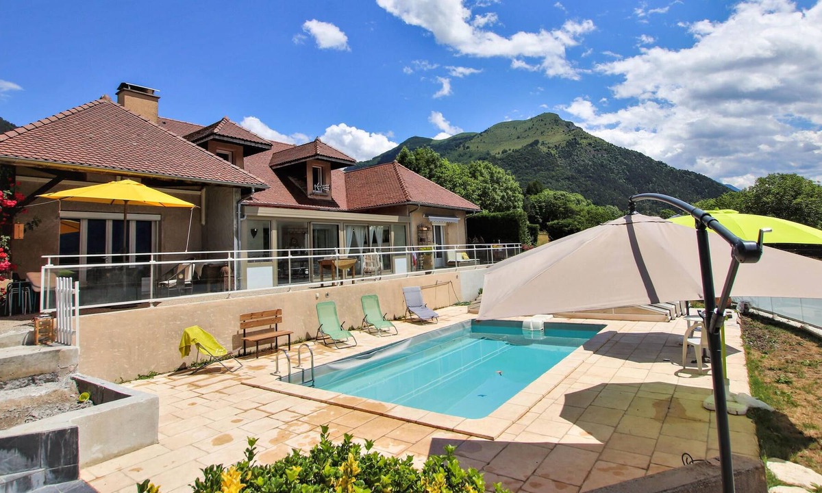 Corps House | 6 bedroom accommodation in Corps