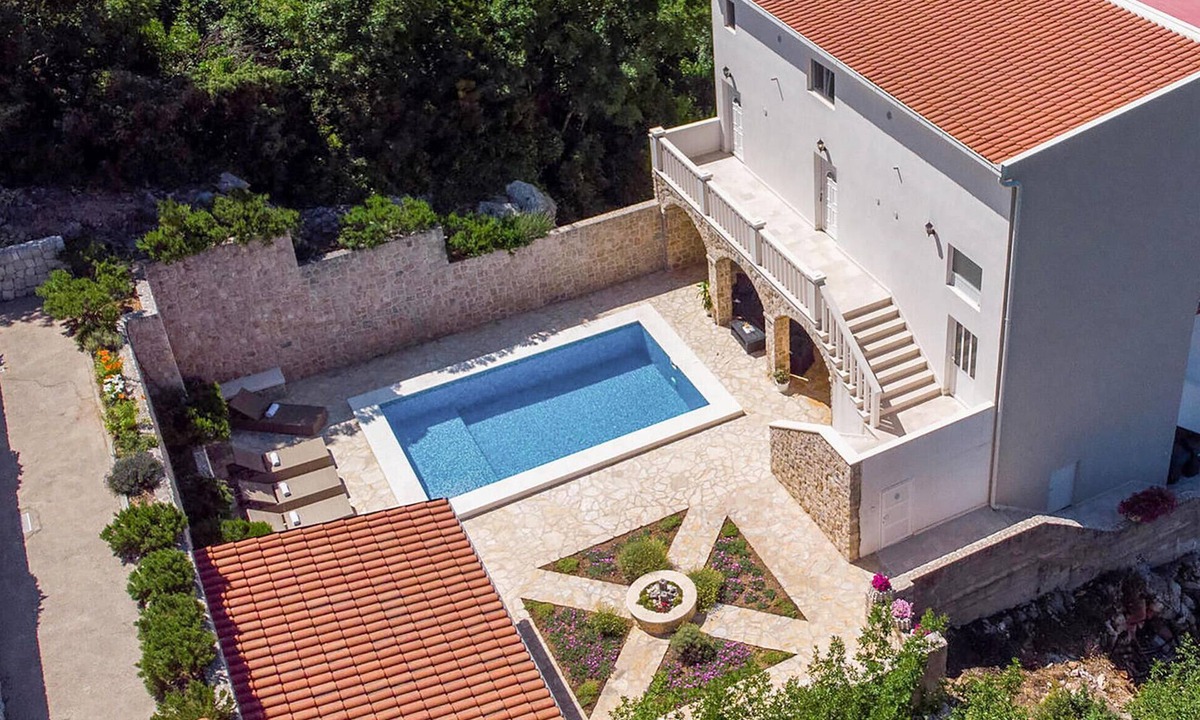 Klek House | 6 bedroom accommodation in Klek