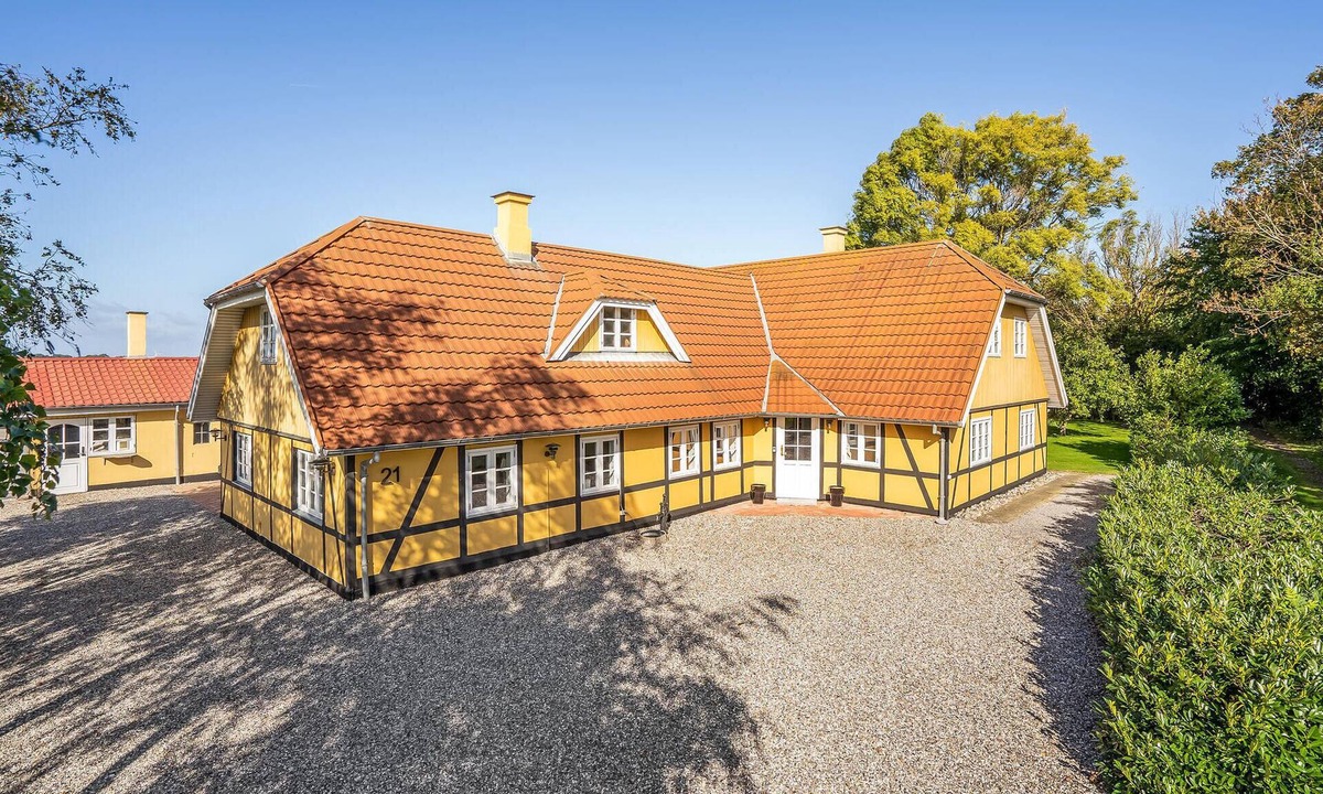 Dannemare House | 6 bedroom cozy home in Dannemare