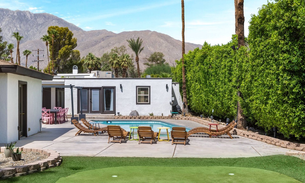 Racquet Club Estates House | 6 Bedroom desert oasis 5 min from downtown - pool, spa, & amazing mountain view