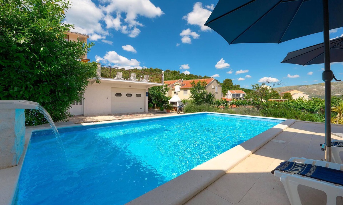 Mastrinka House | 6 bedroom gorgeous home in Mastrinka