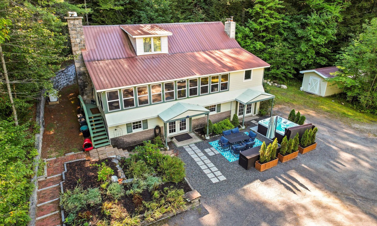 Brant Lake House | 6 Bedroom House at Schroon River