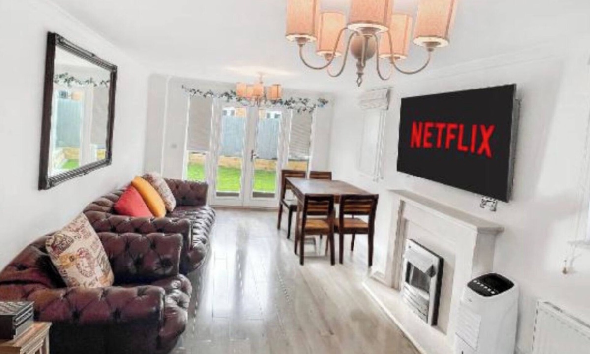 Milton Keynes House | 6 Bedroom House in Milton Keynes