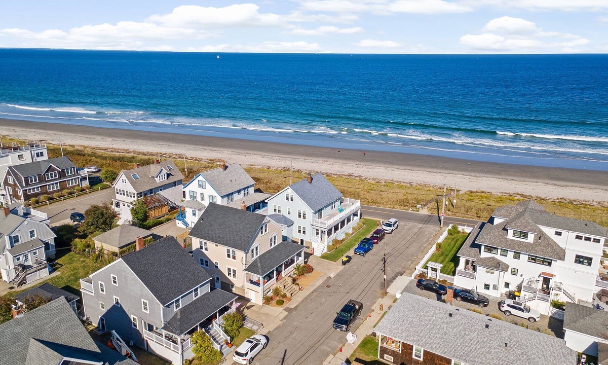 Waveland House | 6 Bedroom house steps from the sandy beach