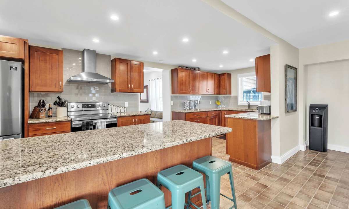 Berrien Springs House | 6 Bedroom House in Berrien Springs with Sauna – Large Group Friendly