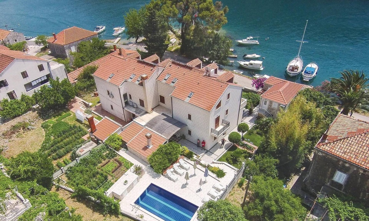 Dubrovnik House | 6 bedroom lovely home in Mokosica