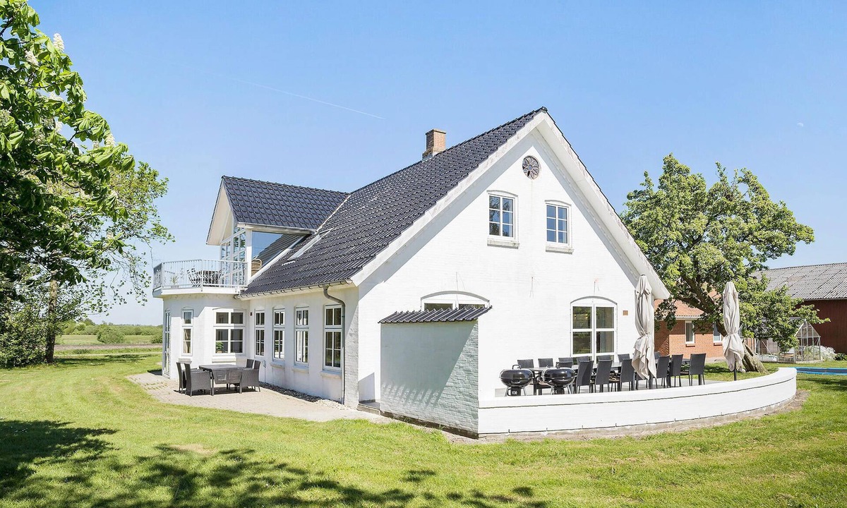 Hojer House | 6 bedroom stunning home in Højer
