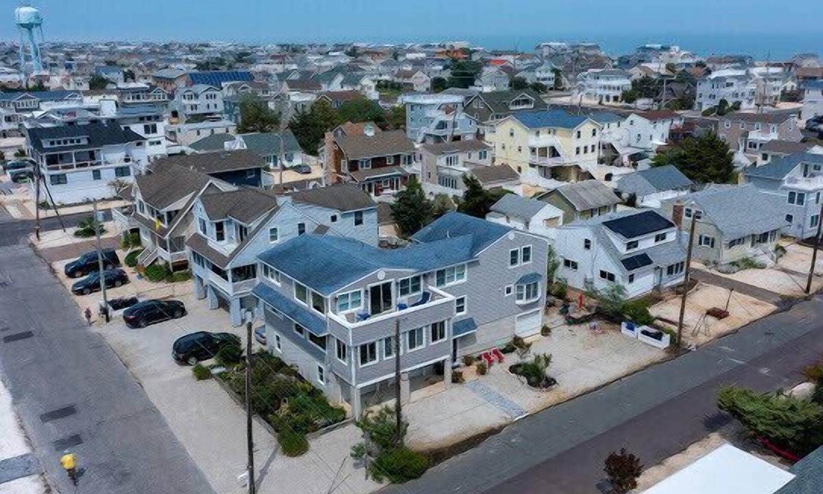 North Beach Haven House | 6 Beds, 4 Baths w Elevator LBI - Now Booking 2027 limited 2026 dates still avail