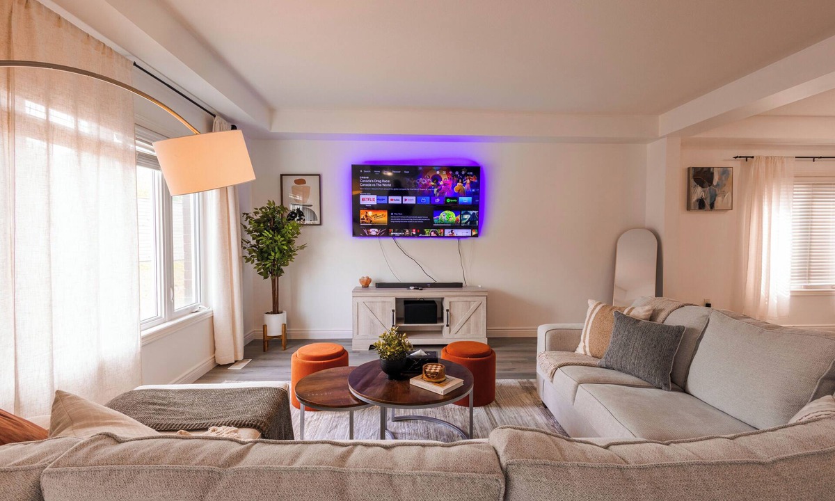 Thorold House | 6 Beds Serenity Oasis in Falls/Pool Table + Ping Pong