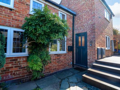 Langold House | 6 Brook Court