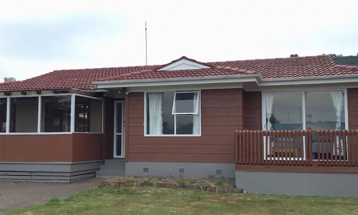 Kawaha Point House | 6 Chapman Place 1 Bedroom Studio