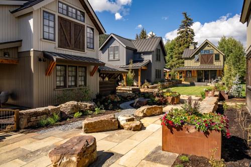 Crested Butte House | 6-Cottage Bundle at Academy Place