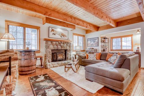 Sunriver House | 6 East Butte Lane