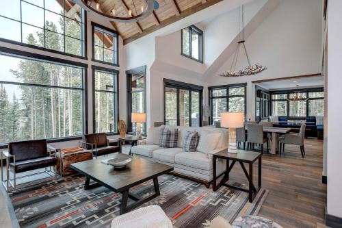 Big Sky House | 6 Jakes Lane