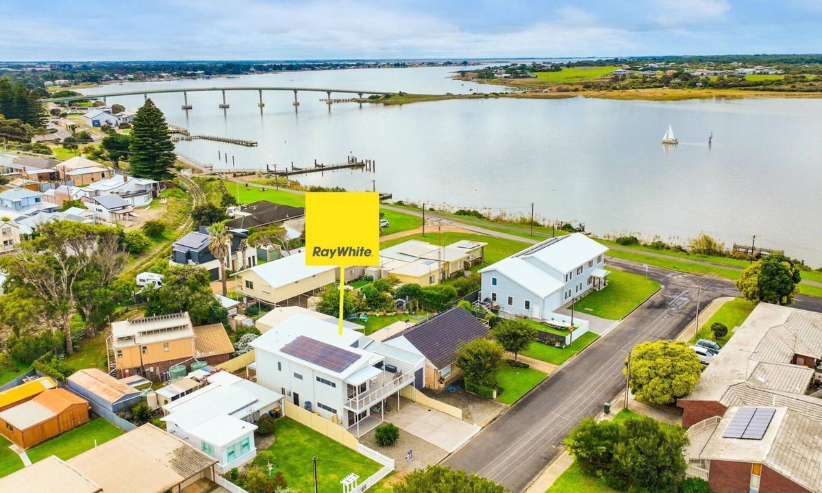 Goolwa House | 6 Kingdon Place, Goolwa