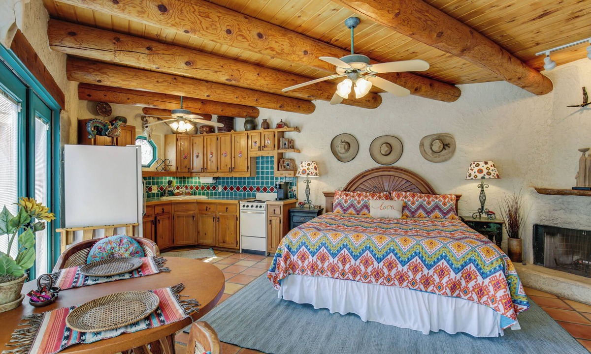 Raintree Apartment | 6 Mi to Texas Tech: Studio w/Shared Pool & Grill