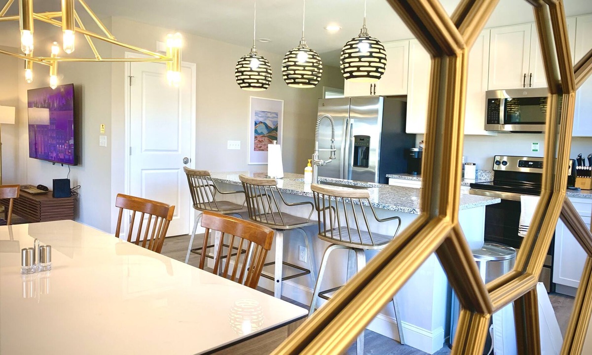Skyland House | 6 min to Biltmore Estate, 10 min to downtown.