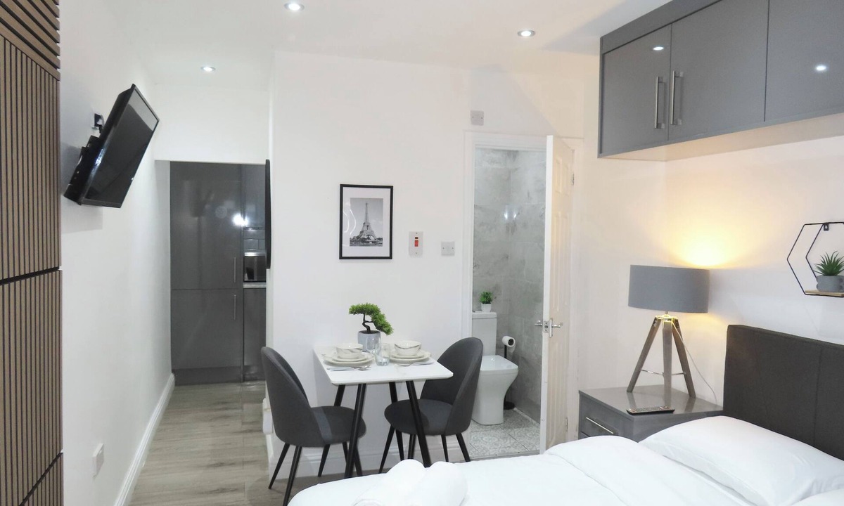 Sheldon Apartment | 6 Mins to NEC & BHX Studio FREE PARKING
