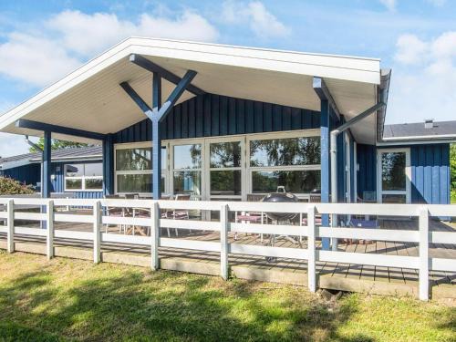 Skødshoved Strand House | 6 person holiday home in Knebel-By Traum