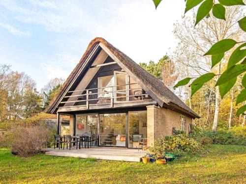 Skødshoved Strand House | 6 person holiday home in Knebel