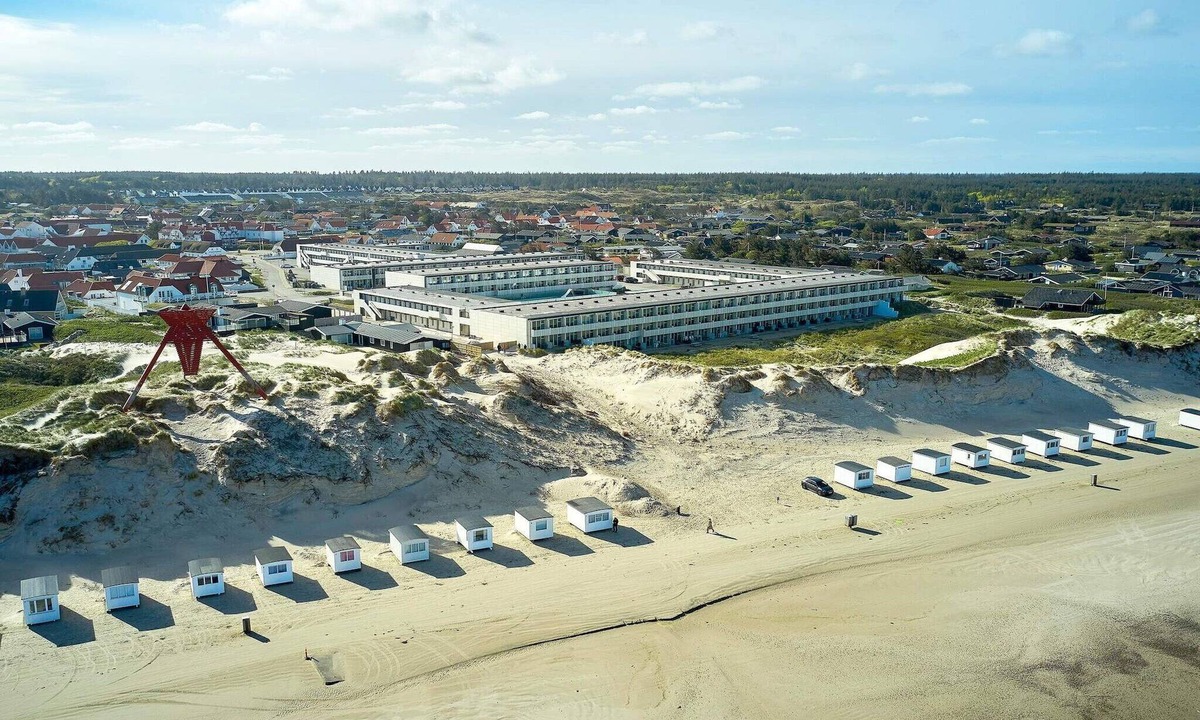 Blokhus Apartment | 6 person holiday home on a holiday park in Blokhus