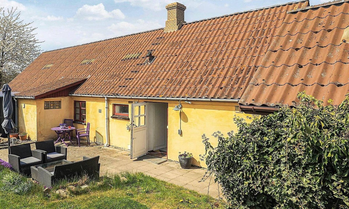 Store Damme House | 6 person holiday home in Askeby