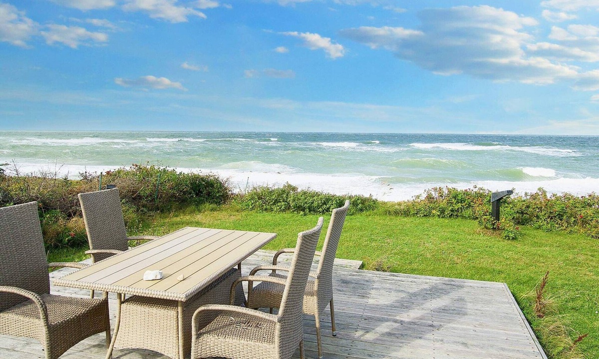 Smidstrup Strand House | 6 Person Holiday Home in Gilleleje-by Traum