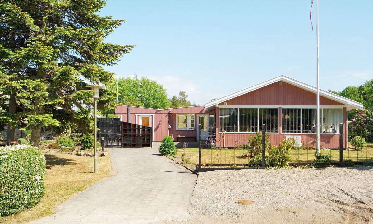 Frølunde Fed House | 6 person holiday home in Korsør