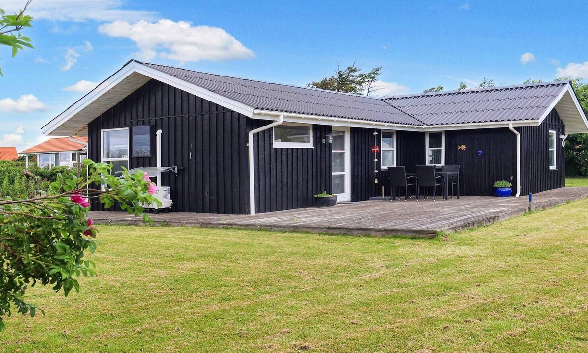 Nr. Lyngby Strand House | 6 person holiday home in Løkken-By Traum