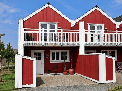 Blavand Apartment | 6 person holiday home in Bl vand