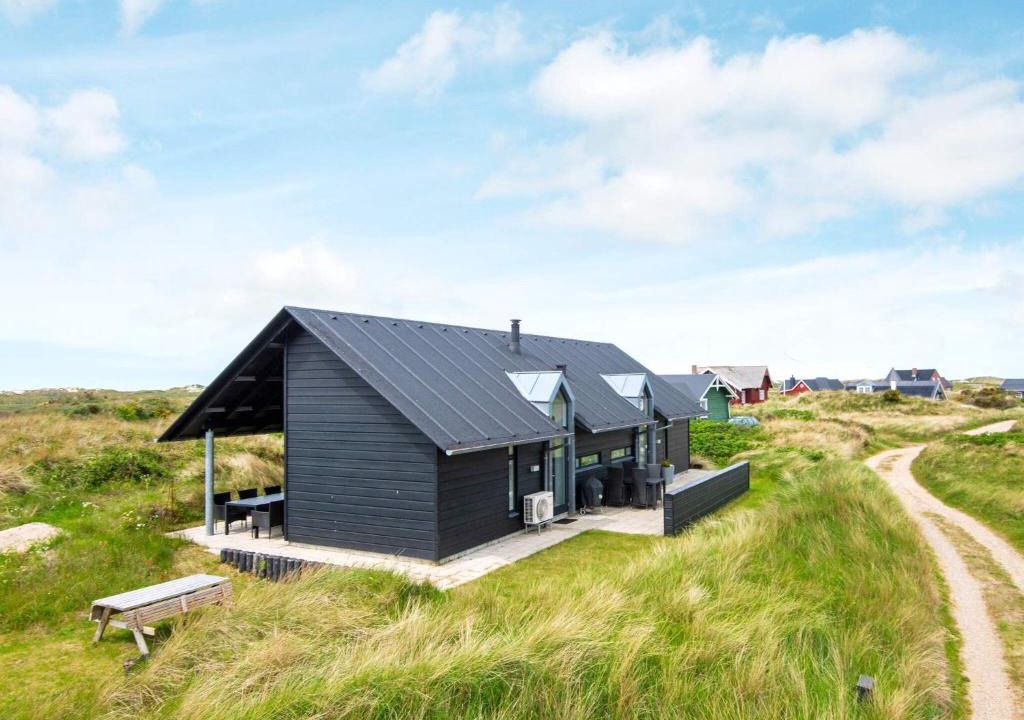 Lakolk House | 6 person holiday home in R m