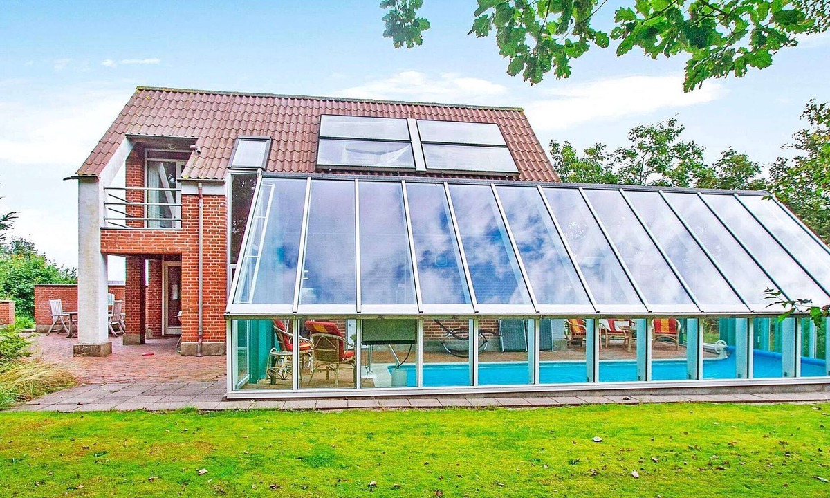 Hvalpsund House | 6 person holiday home in Farsø