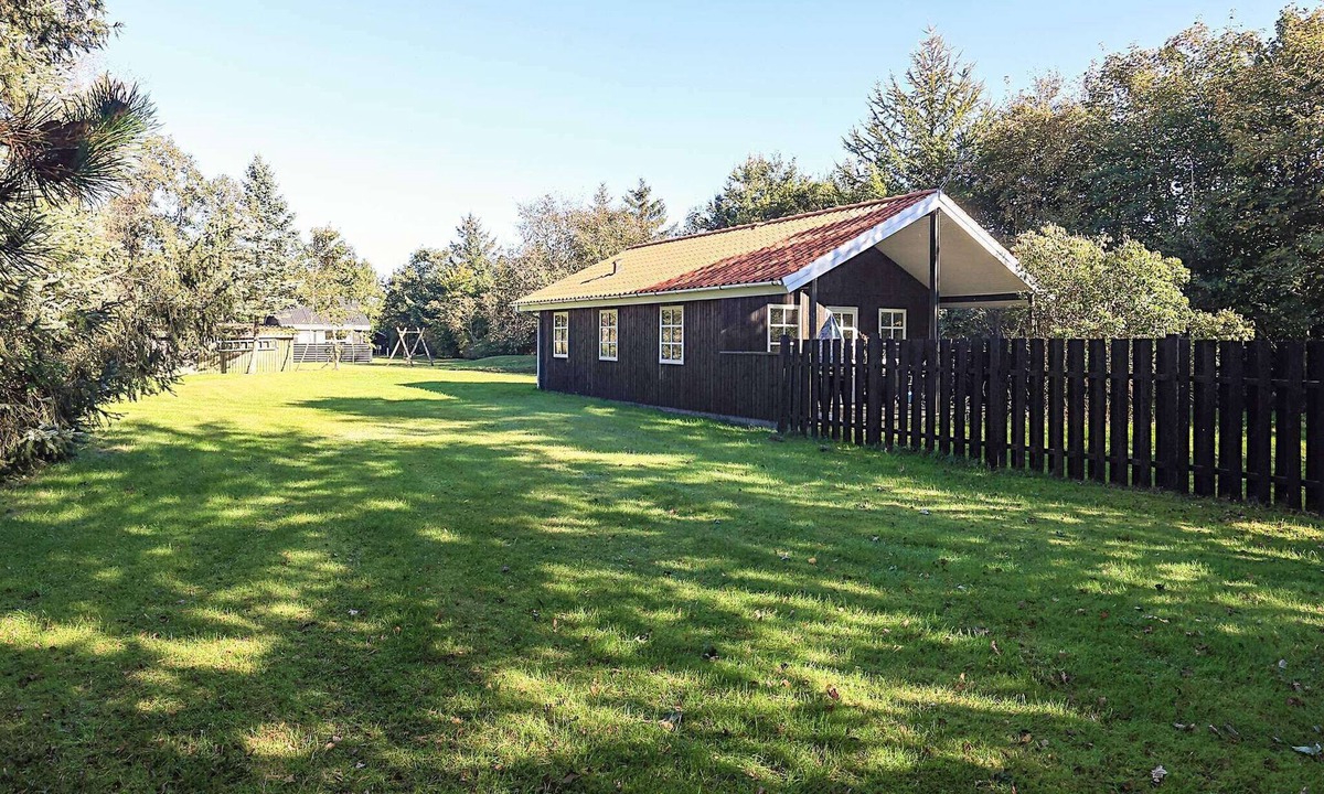 Hou House | 6 person holiday home in Hals
