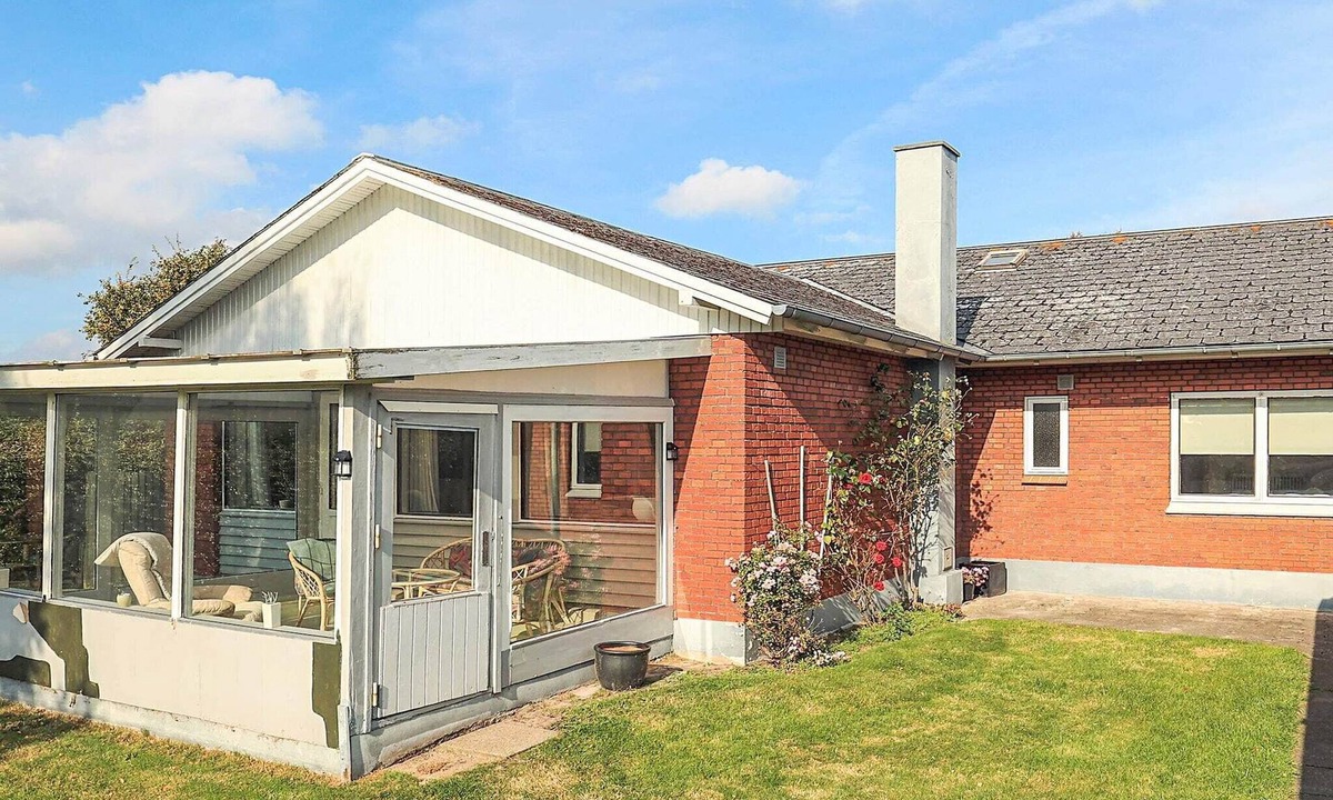 Hou House | 6 person holiday home in Hals